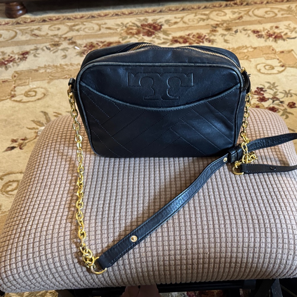 Elegant Black Leather Crossbody Bag